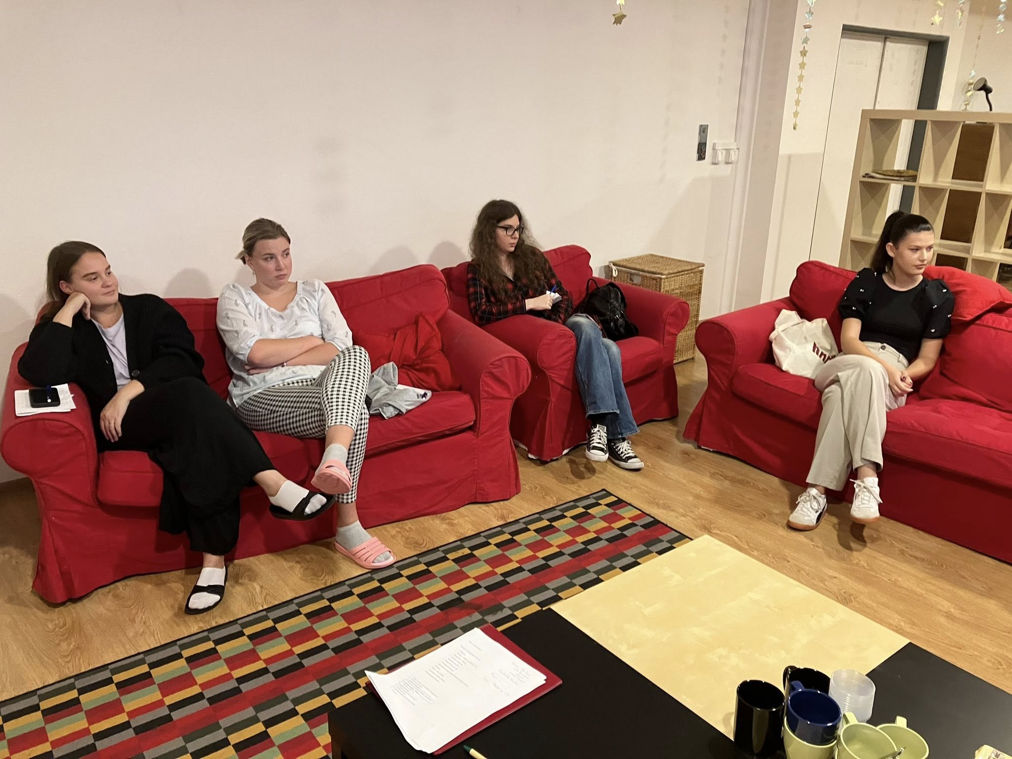 Študentky v klubovni EBF UK