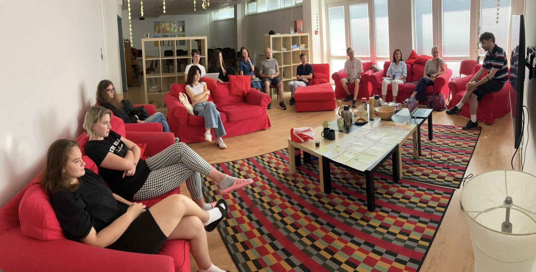 Študenti v klubovni